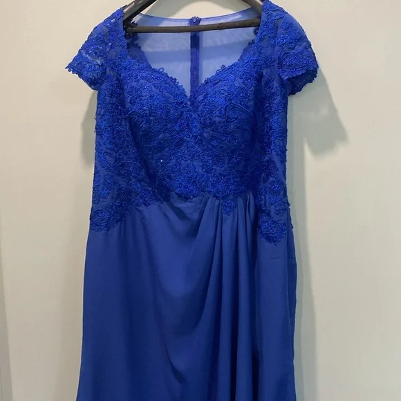 Royal Blue Lace Formal Gown Size 14 Plus Elegant Maxi Dress - Picture 12 of 15